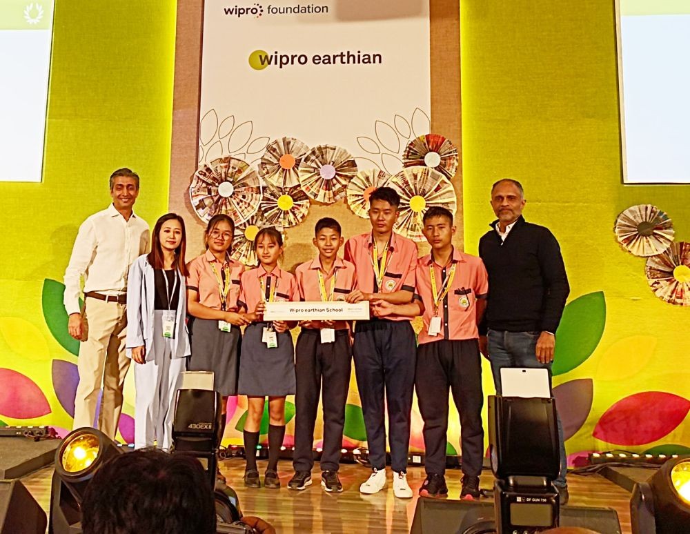 Rajeshwari Karuna School Tuli, Mokokchung is among the Top 20 National winners of the Wipro Earthian Sustainability Education Program for Schools. The school has been selected out of 1200+ entries across the nation from amongst the themes- biodiversity, waste, and water management. Rishad Premji, Executive Chairman of Wipro Ltd and Anurag Behar, CEO of Azim Premji Foundation felicitated the awardees on February 11 in Bengaluru. The award ceremony was attended by five students and one teacher, accompanied by the Earthian Sustainability Educator.